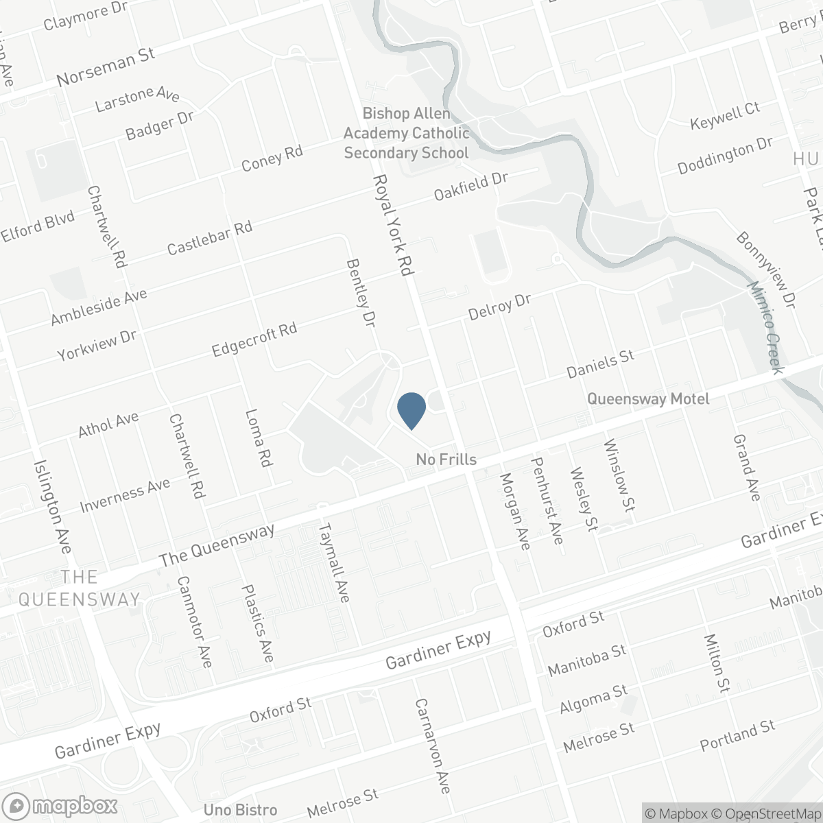 7 SAUNDERS CRESCENT, Toronto, Ontario M8Y 2P7